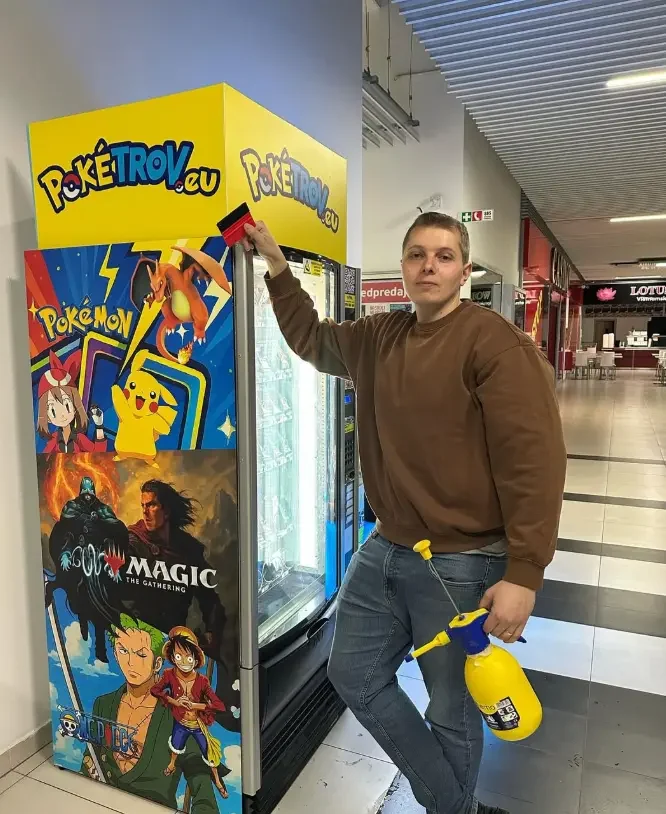 Realizácia polepu predajného automatu Pokétrov